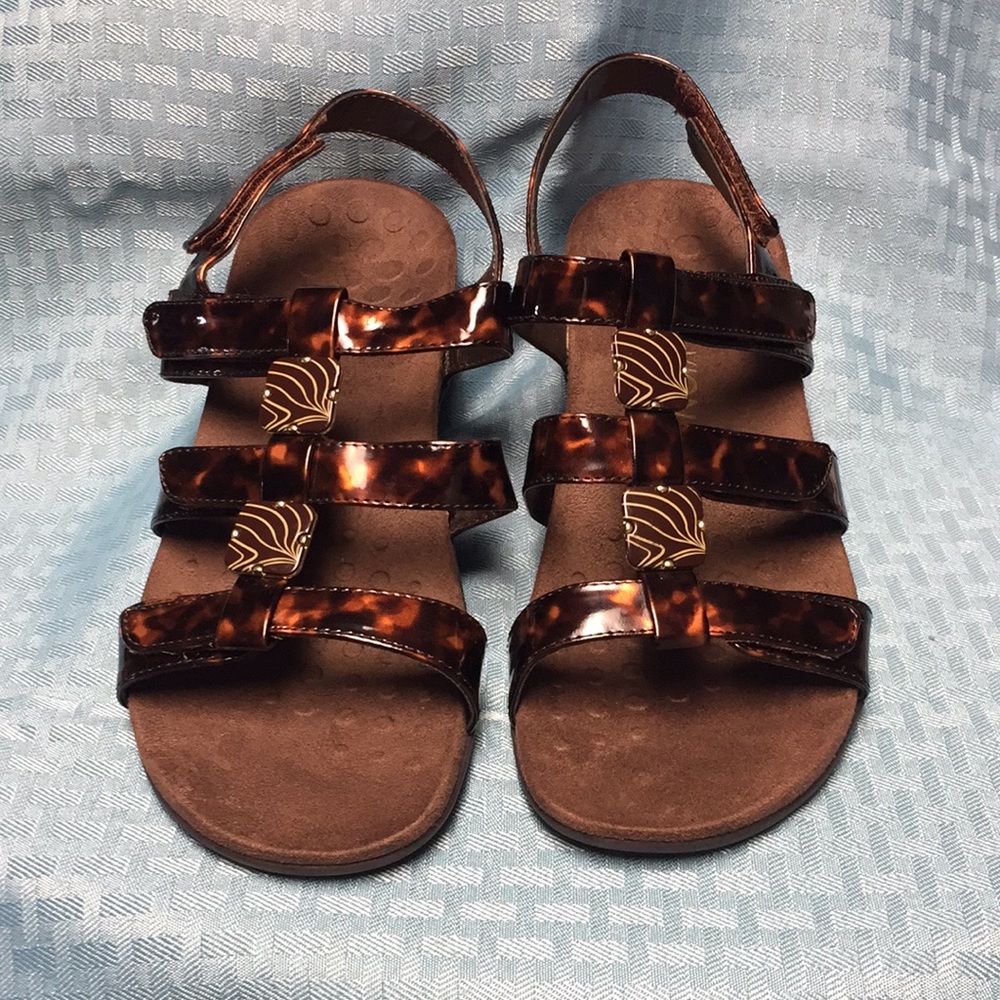 Vionic size 9 sandals.  Style 44Amber/TVW1275